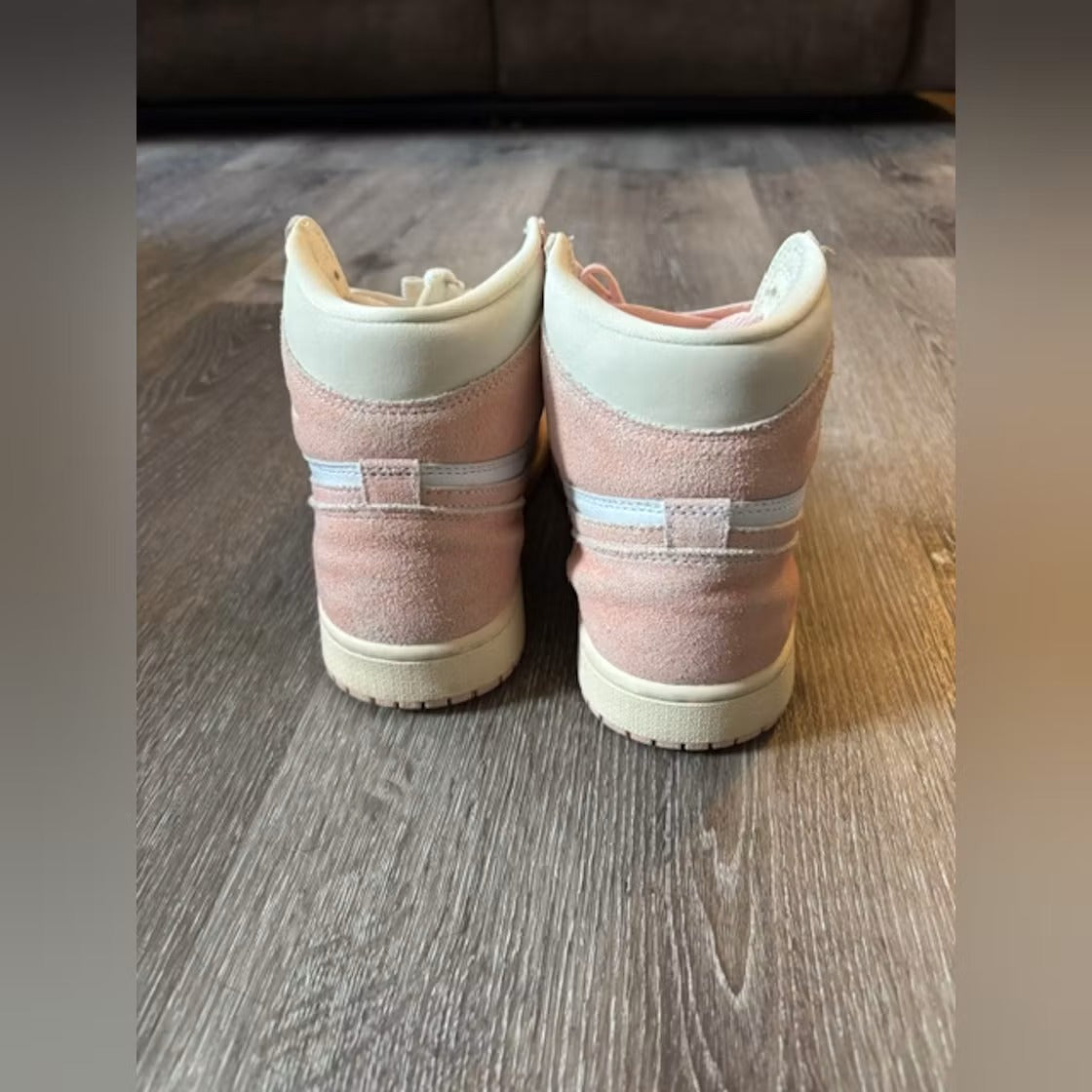 Used - Air Jordan 1 Retro High OG Washed Pink (Women's) - US W 8 - detail 3
