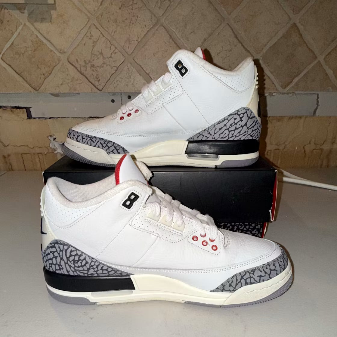 Used - Air Jordan 3 Retro White Cement Reimagined (GS) - US 7Y - detail 2